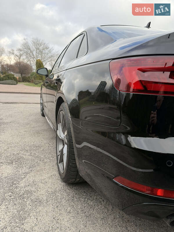 Седан Audi A4 2018 в Днепре