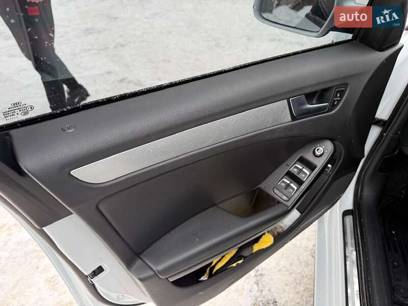 Седан Audi A4 2014 в Житомире