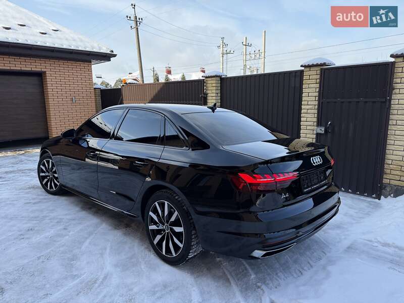 Седан Audi A4 2023 в Виннице