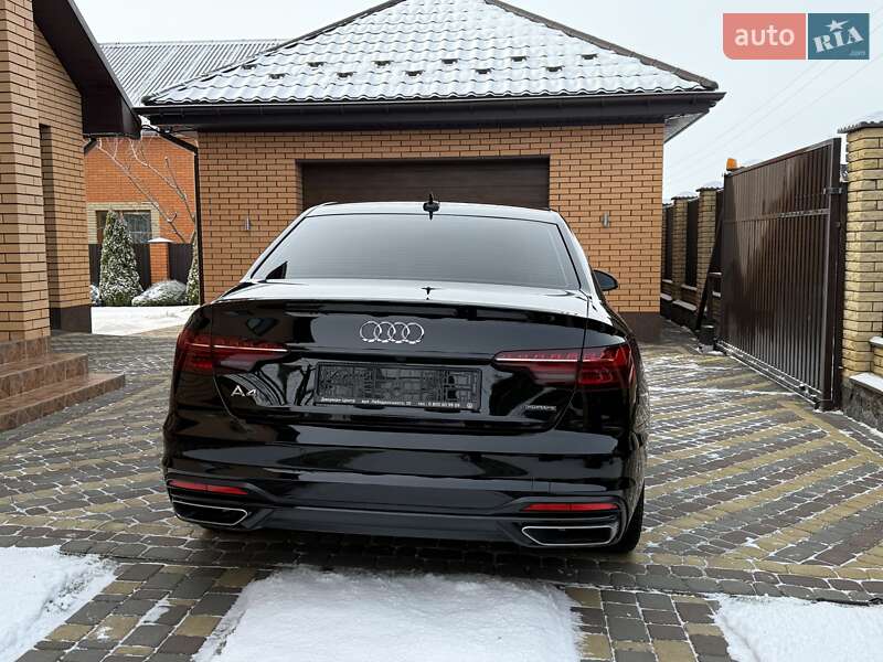 Седан Audi A4 2023 в Виннице