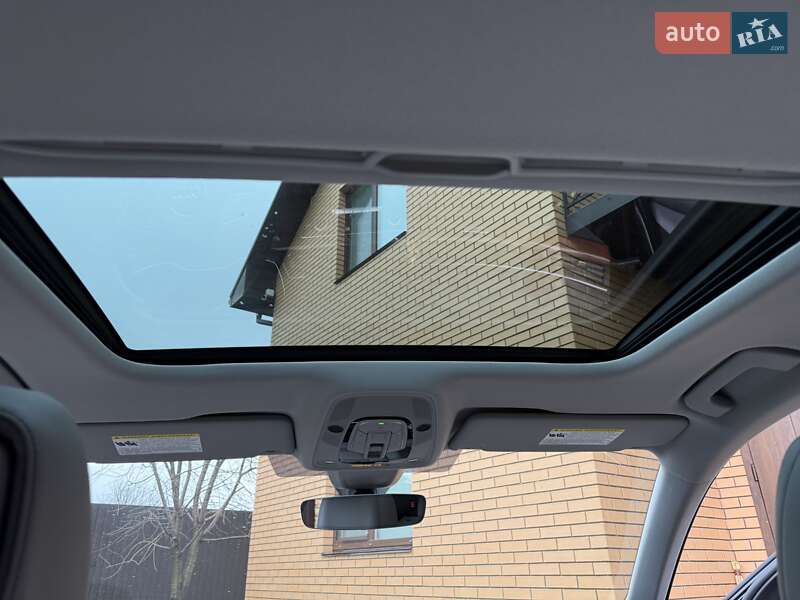 Седан Audi A4 2023 в Виннице