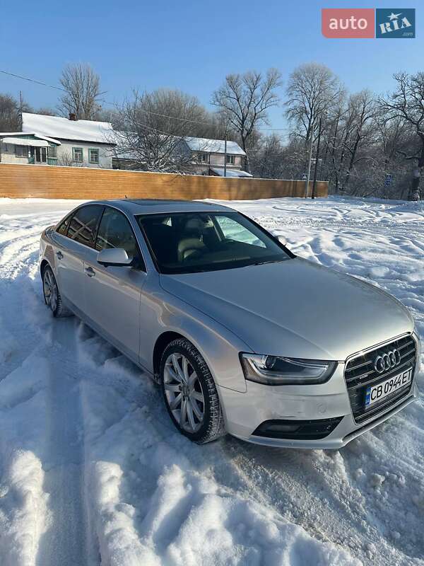 Седан Audi A4 2012 в Чернигове
