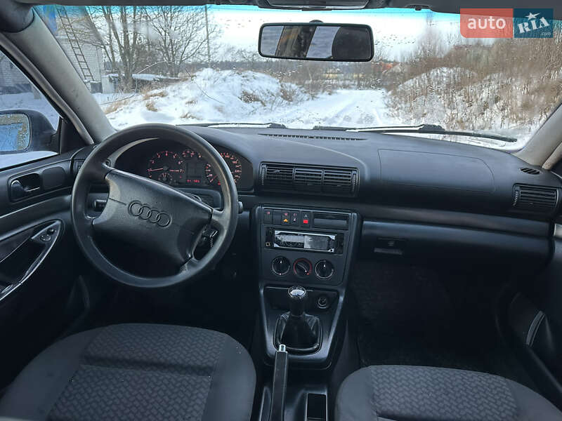Седан Audi A4 1995 в Житомире