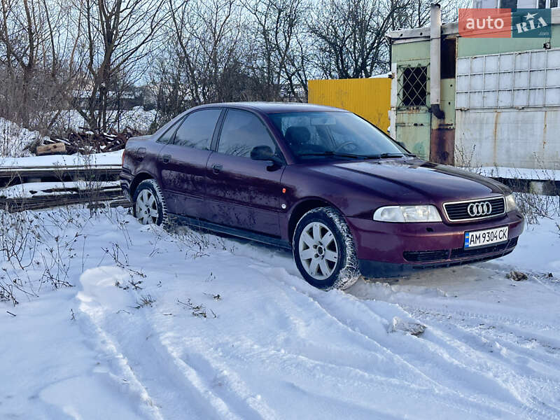 Седан Audi A4 1995 в Житомире