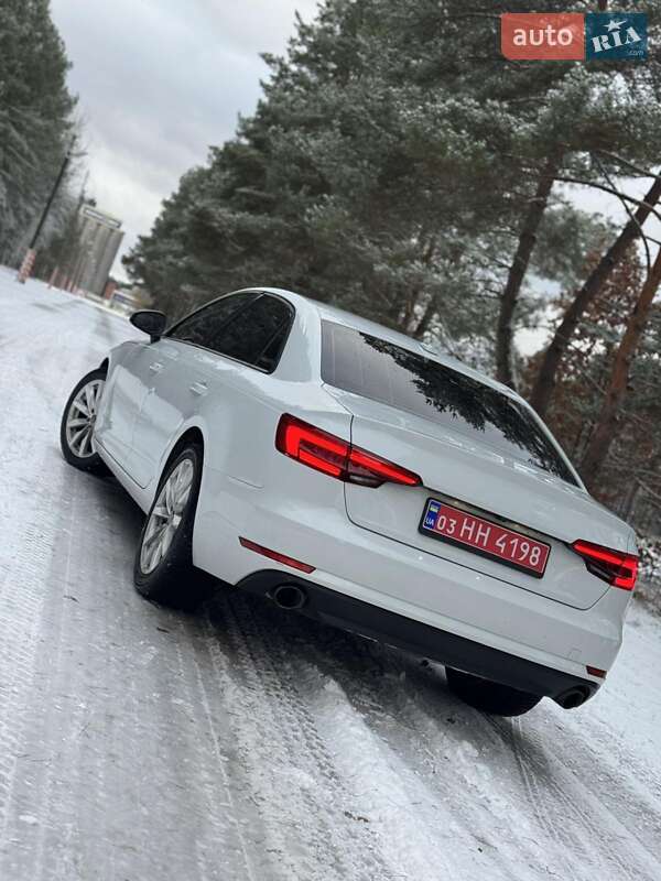 Седан Audi A4 2017 в Славуте