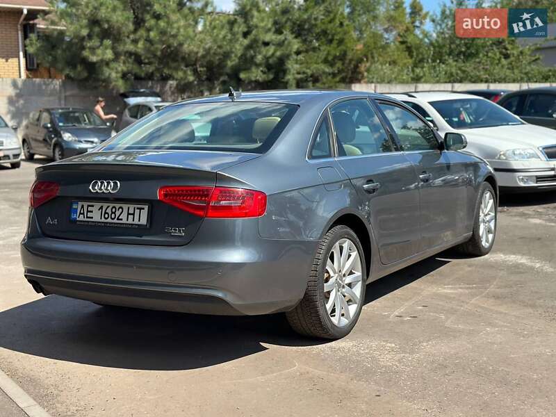 Седан Audi A4 2013 в Кривом Роге