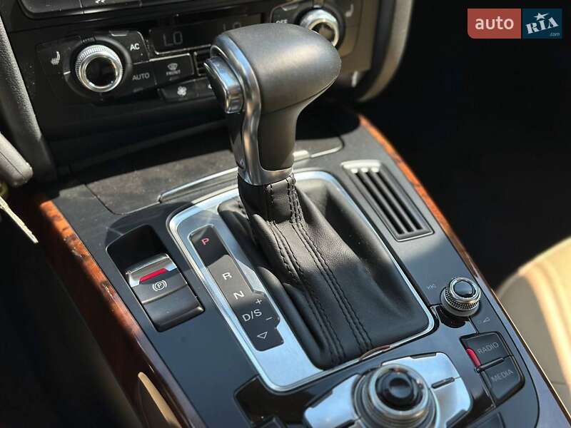 Седан Audi A4 2013 в Кривом Роге