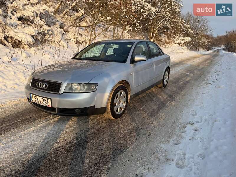Седан Audi A4 2004 в Ровно