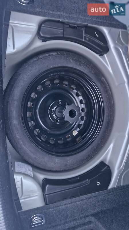 Седан Audi A4 2006 в Лановцах