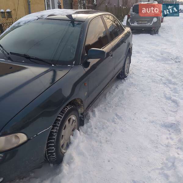 Седан Audi A4 1996 в Львове