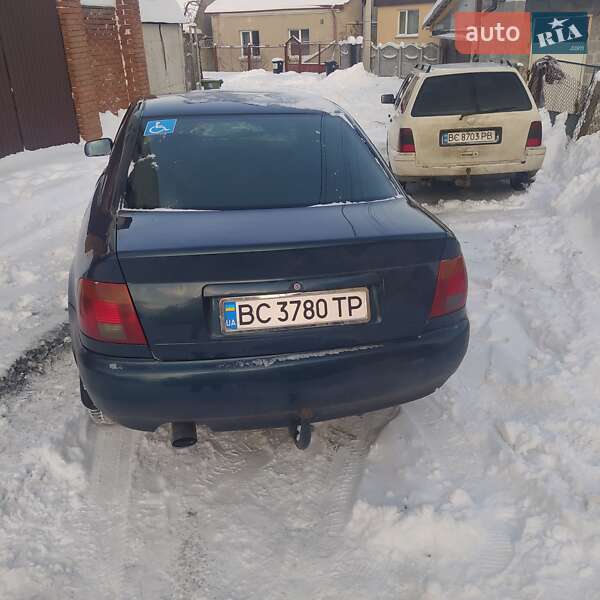 Седан Audi A4 1996 в Львове