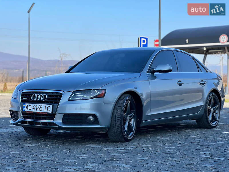 Седан Audi A4 2010 в Иршаве