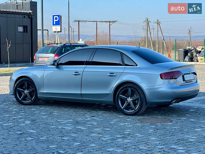 Седан Audi A4 2010 в Иршаве