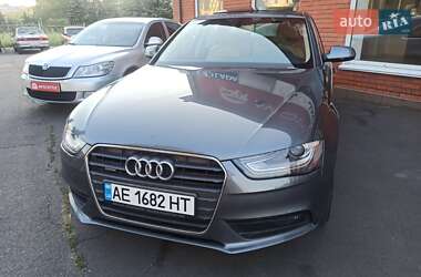 Седан Audi A4 2013 в Кривом Роге
