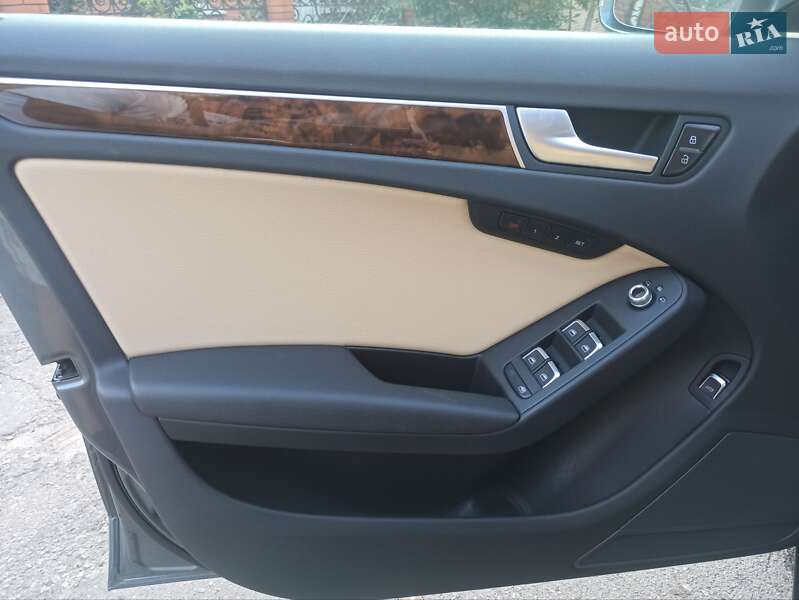 Седан Audi A4 2013 в Кривом Роге