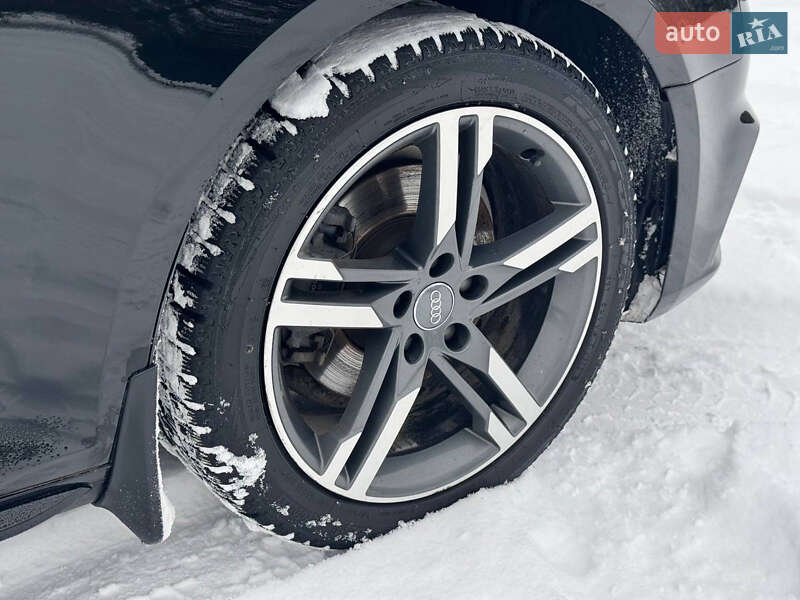 Седан Audi A4 2018 в Киеве