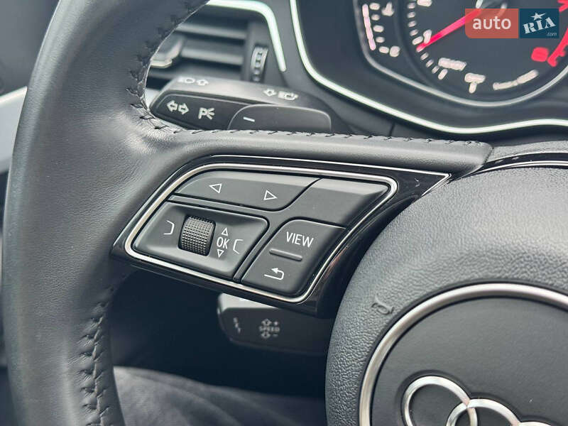 Седан Audi A4 2018 в Киеве