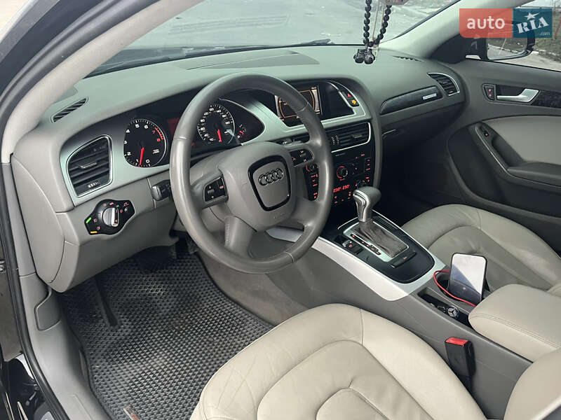 Седан Audi A4 2010 в Каменском