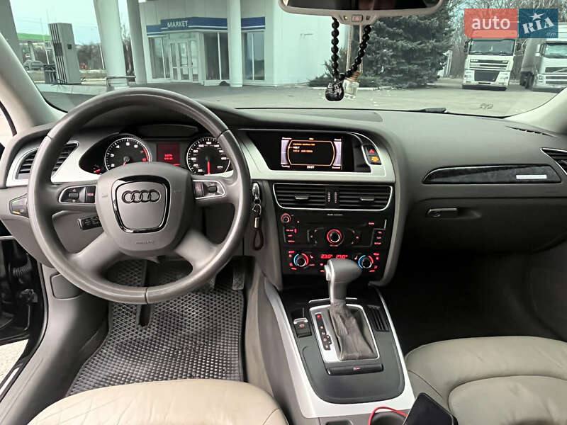 Седан Audi A4 2010 в Каменском
