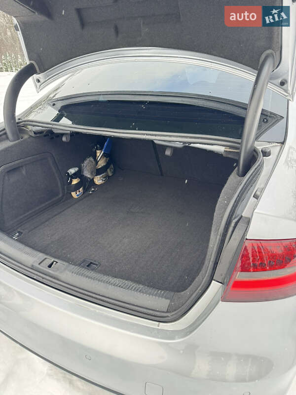 Седан Audi A4 2015 в Харькове