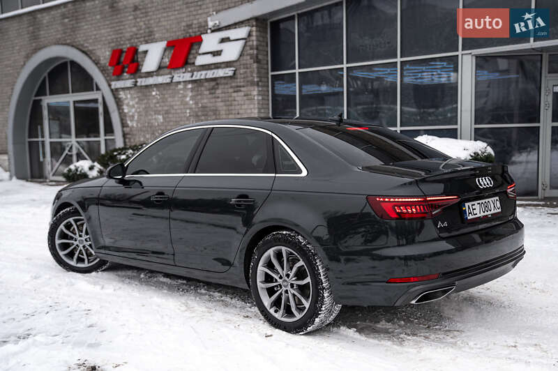 Седан Audi A4 2019 в Днепре