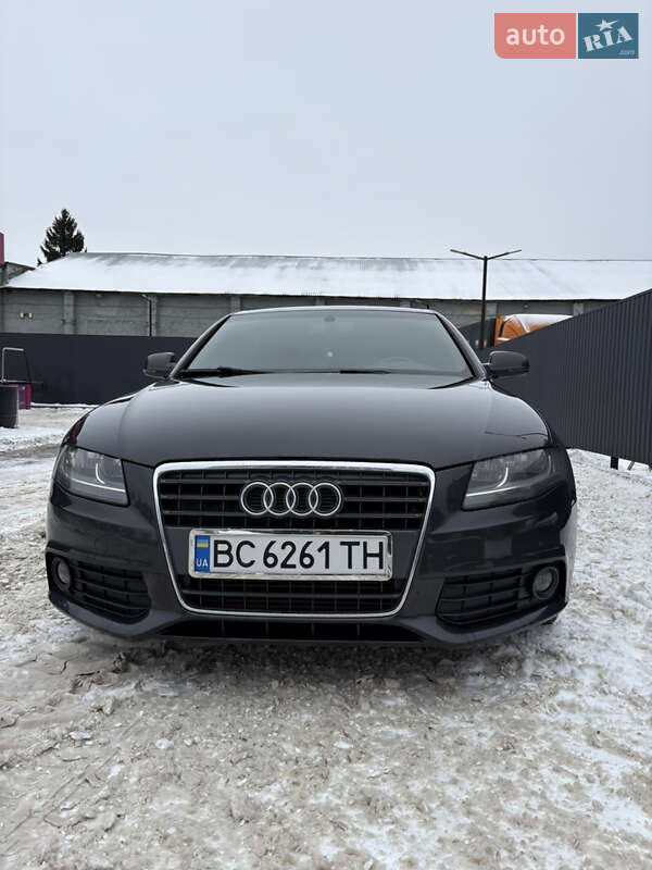 Седан Audi A4 2010 в Львове