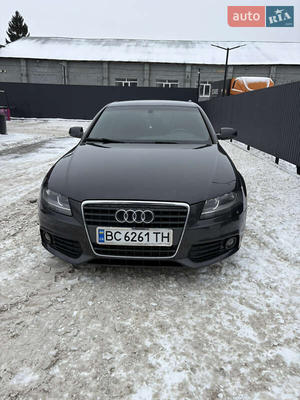Седан Audi A4 2010 в Львове