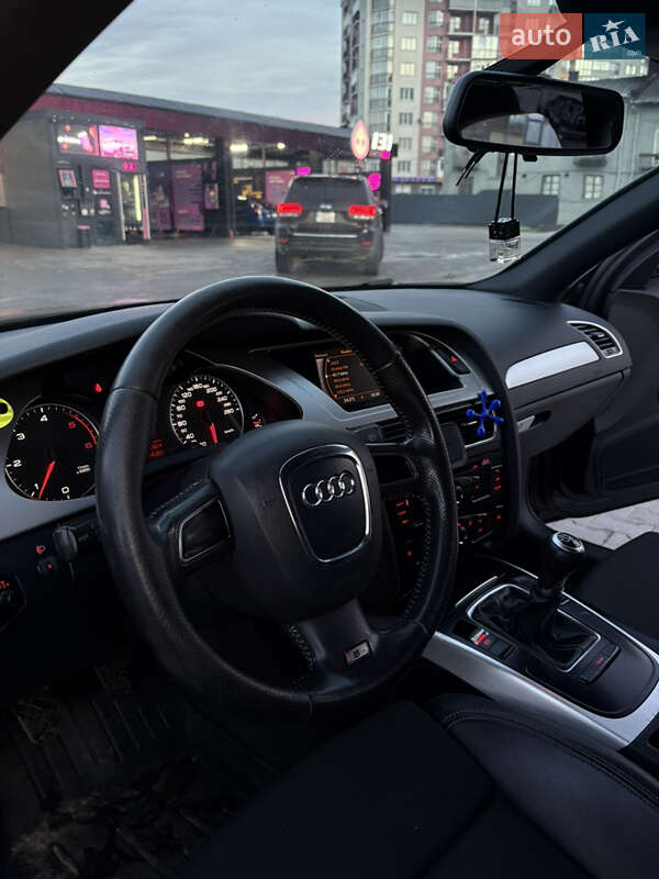 Седан Audi A4 2010 в Львове