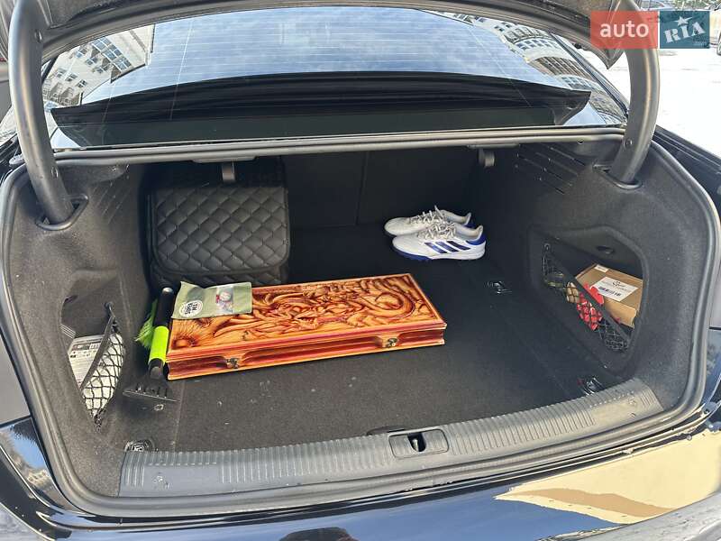 Седан Audi A4 2016 в Дніпрі