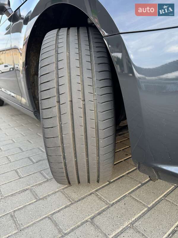 Седан Audi A4 2016 в Житомирі