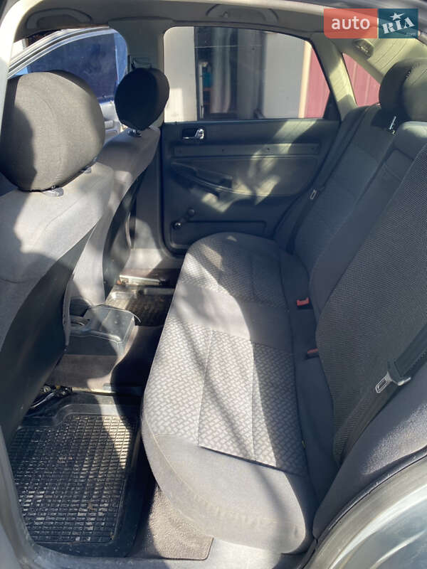 Седан Audi A4 1997 в Сарнах