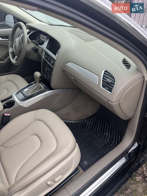 Седан Audi A4 2011 в Броварах