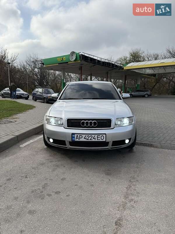 Седан Audi A4 2004 в Запорожье