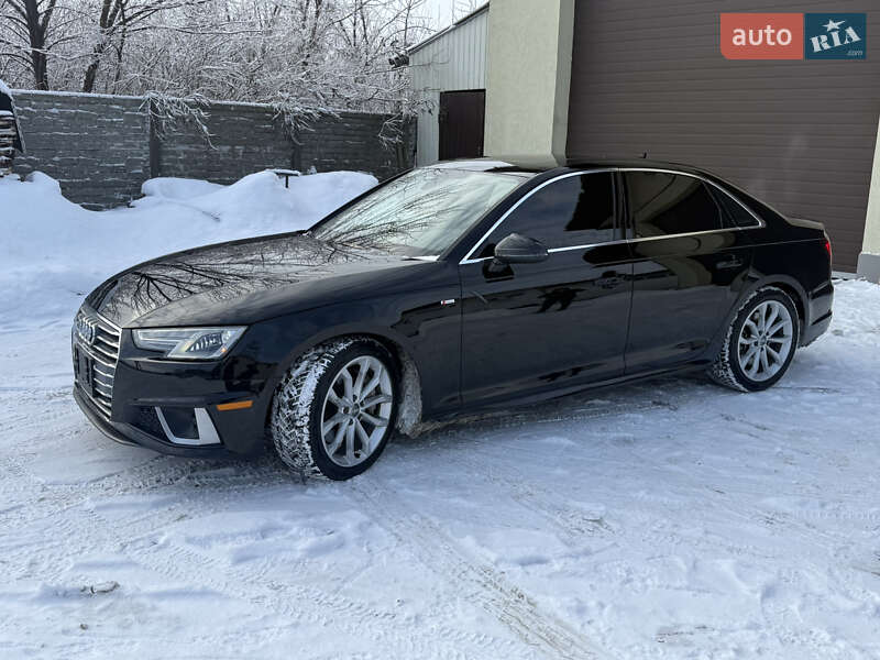 Седан Audi A4 2019 в Киеве