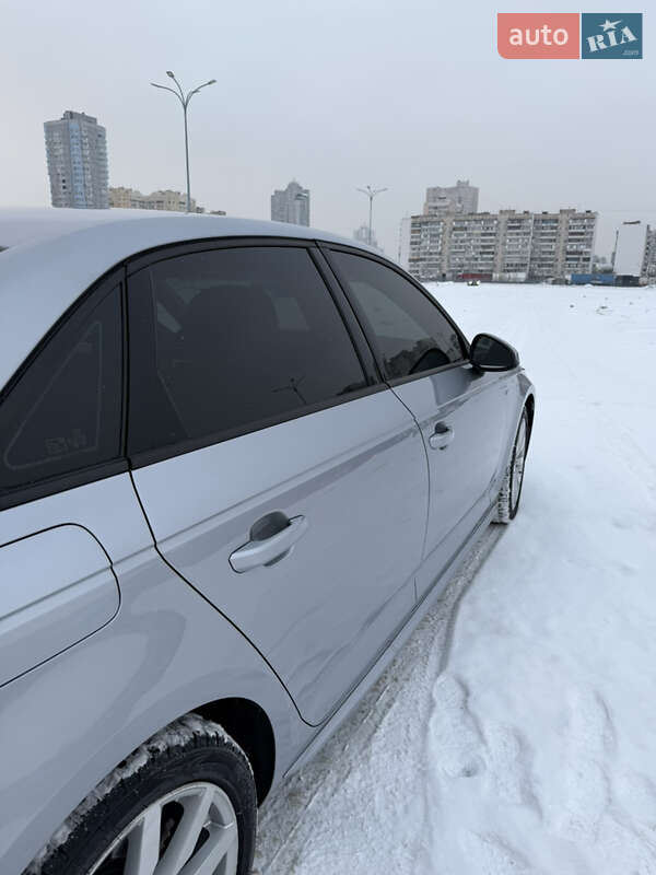 Седан Audi A4 2018 в Киеве