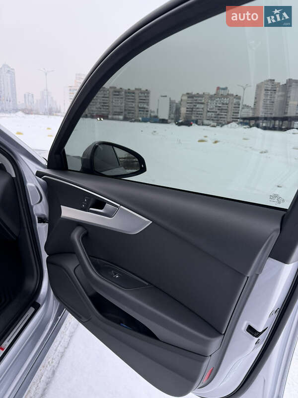 Седан Audi A4 2018 в Киеве