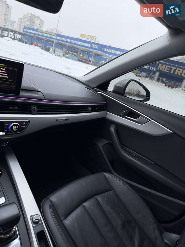Седан Audi A4 2018 в Киеве