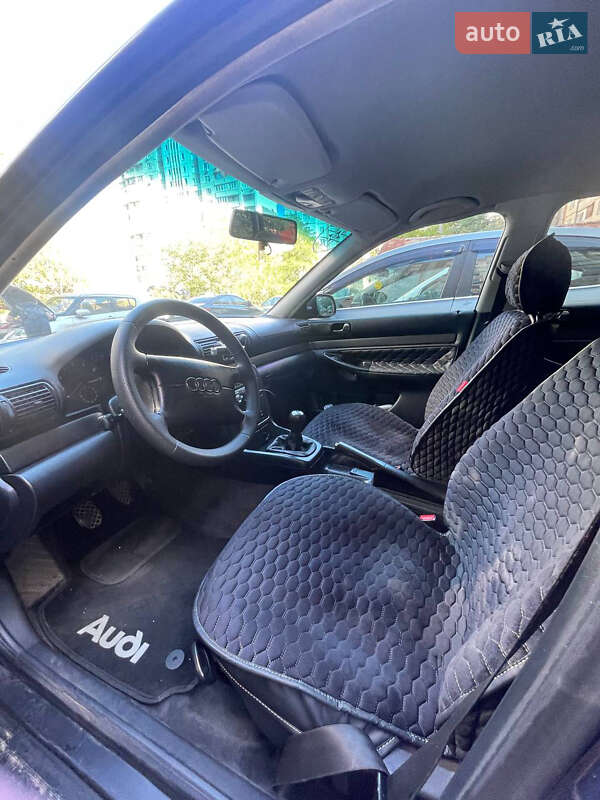 Универсал Audi A4 1996 в Киеве