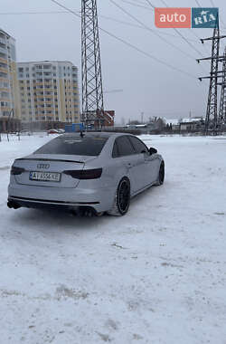Седан Audi A4 2018 в Буче