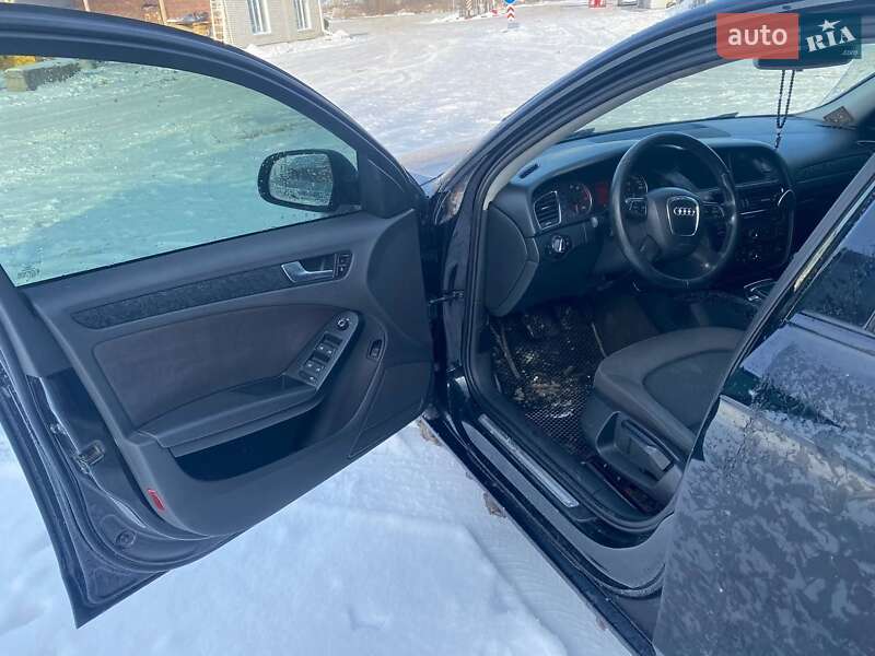 Седан Audi A4 2010 в Виннице