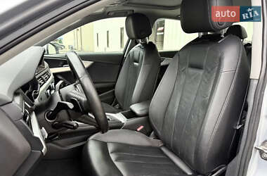 Седан Audi A4 2015 в Ровно