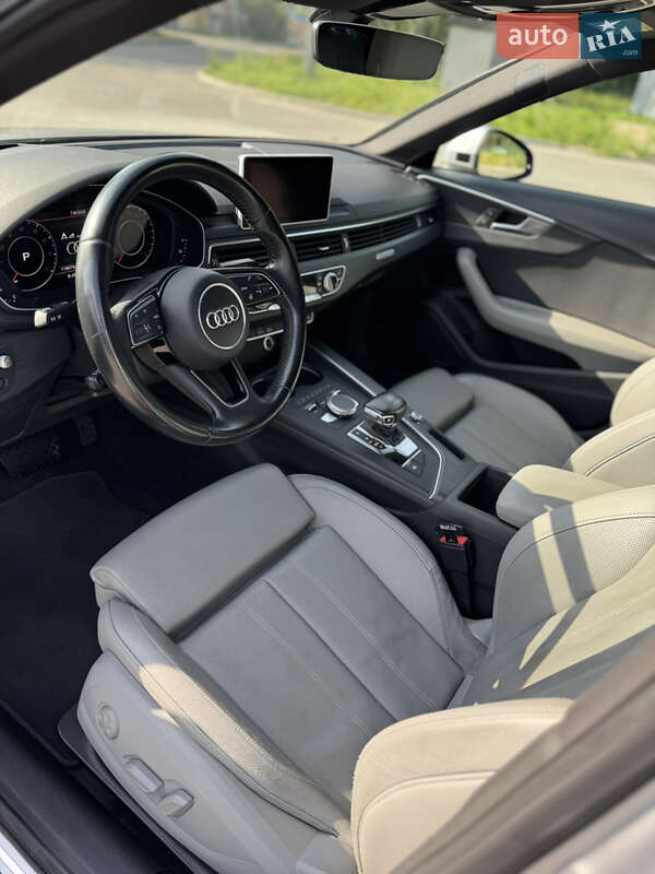 Седан Audi A4 2017 в Чернігові