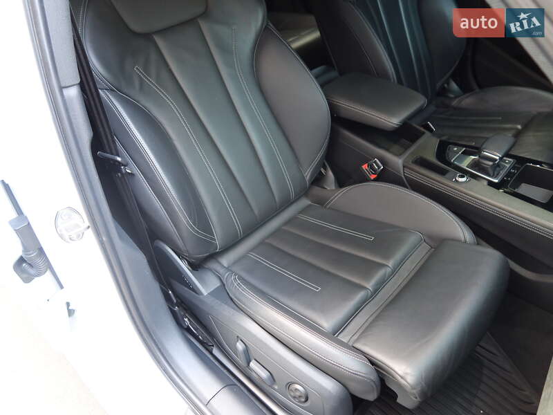 Седан Audi A4 2022 в Киеве