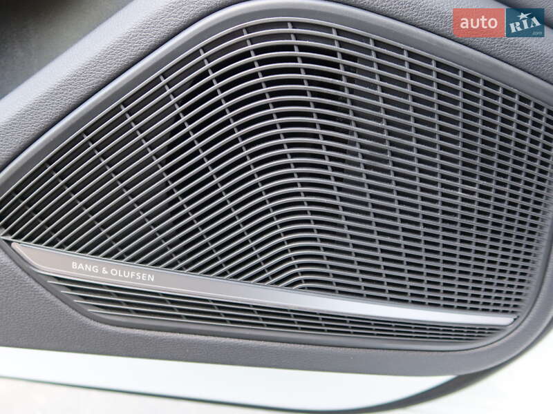 Седан Audi A4 2022 в Киеве