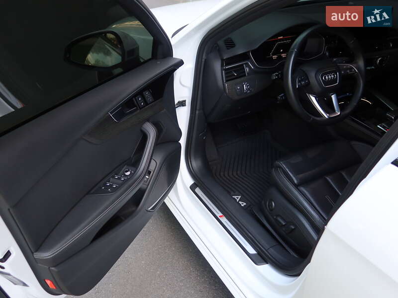 Седан Audi A4 2022 в Киеве