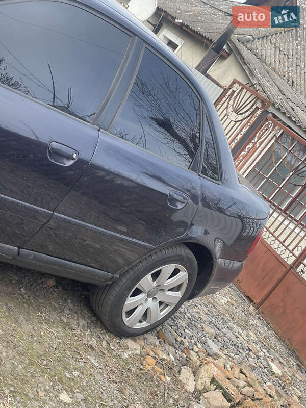 Седан Audi A4 2000 в Виннице