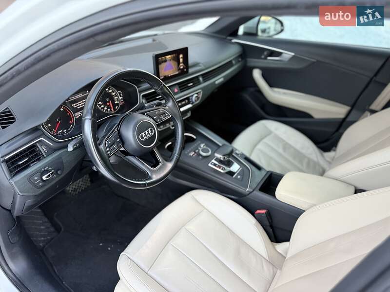 Седан Audi A4 2017 в Львове