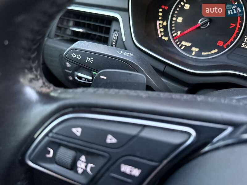 Седан Audi A4 2017 в Львове