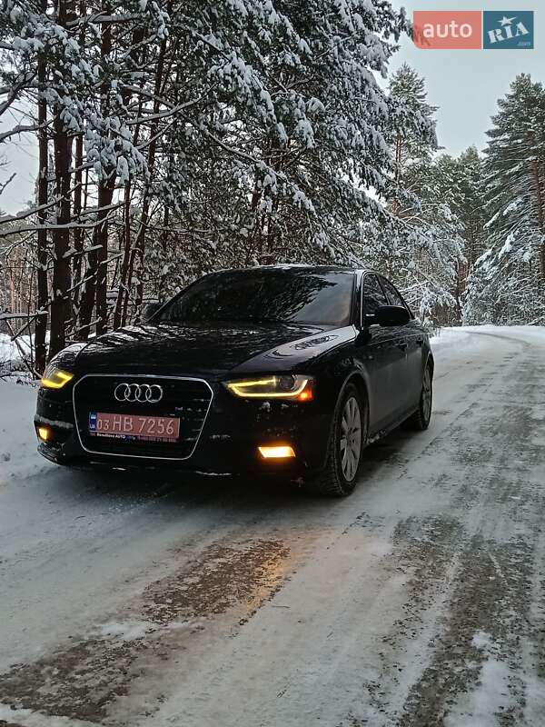 Седан Audi A4 2015 в Острозі
