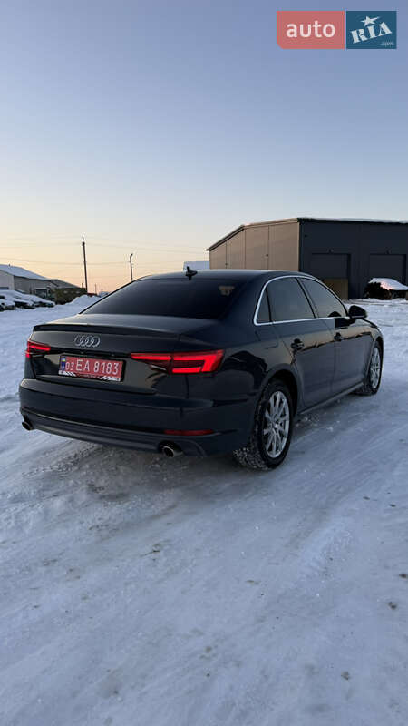 Седан Audi A4 2017 в Львові